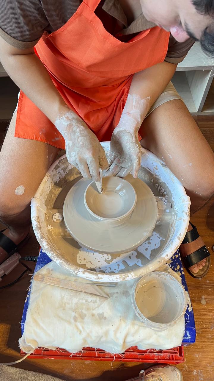 Wheel Throwing Pottery Class – 3-Hour Workshop